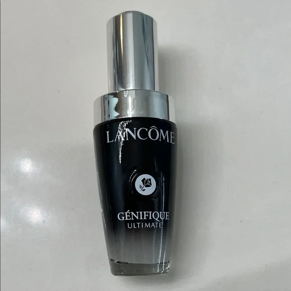 Lancome Génifique Ultimate Serum - Black and Silver Bottle - Picture 2 of 4